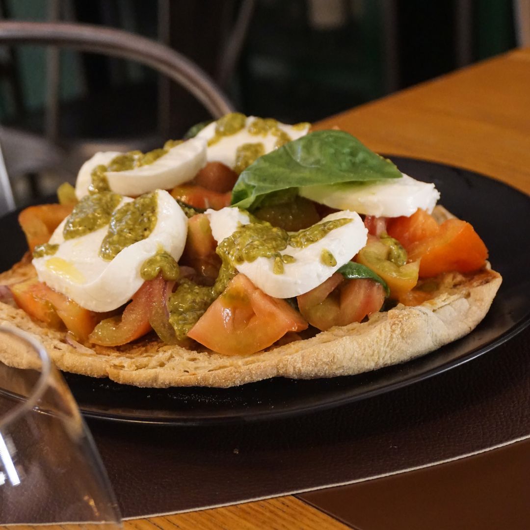 Fresa con pomodorini, primo sale e pesto di pistacchio