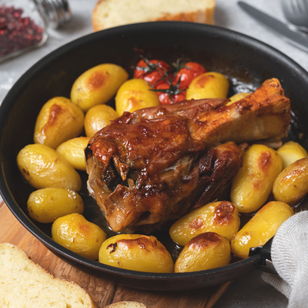 STINCO DI MAIALE CON PATATE AL FORNO