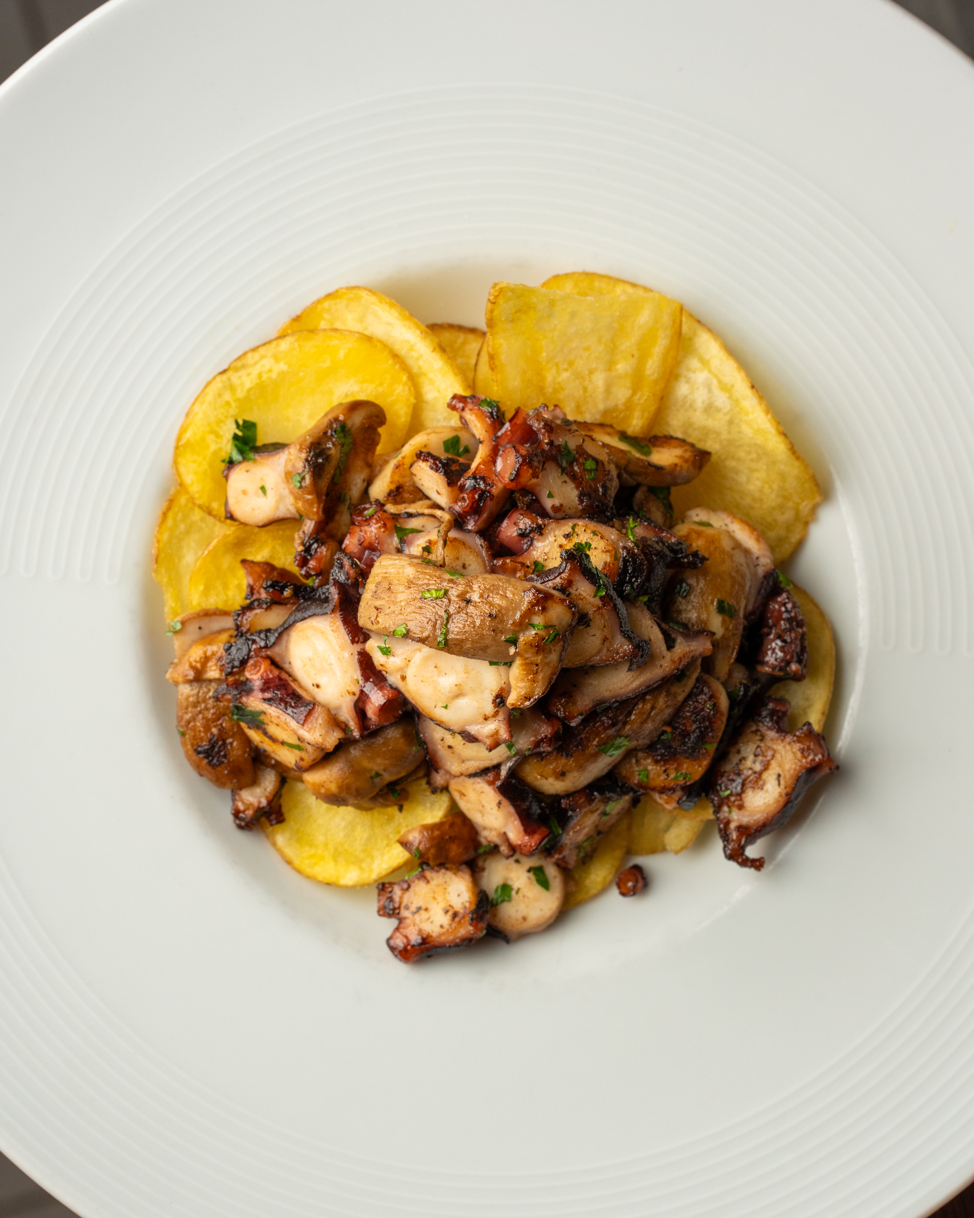 POLIPO, PORCINI E CRISPY CHIPS