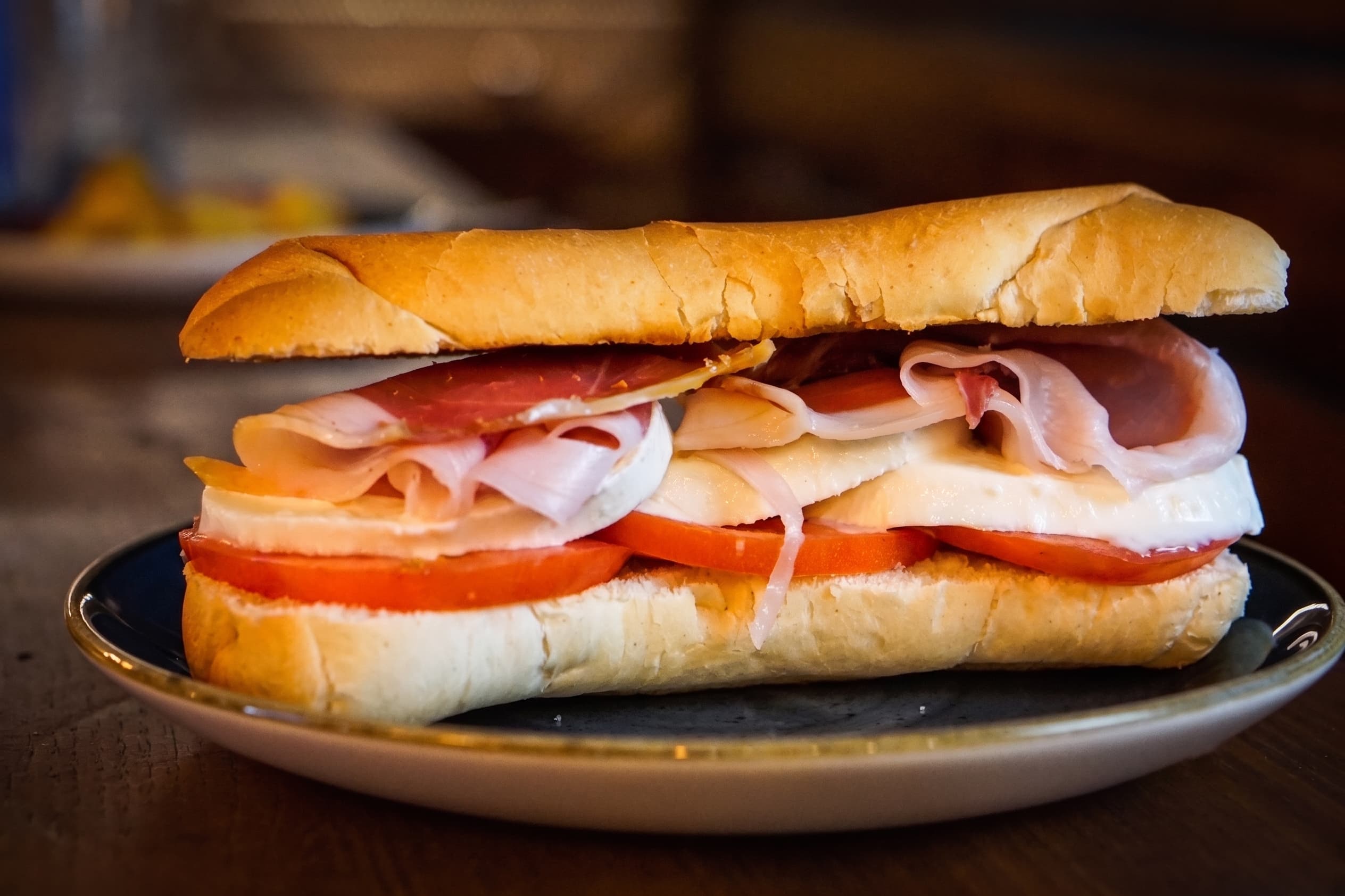 CAPRESE BUN